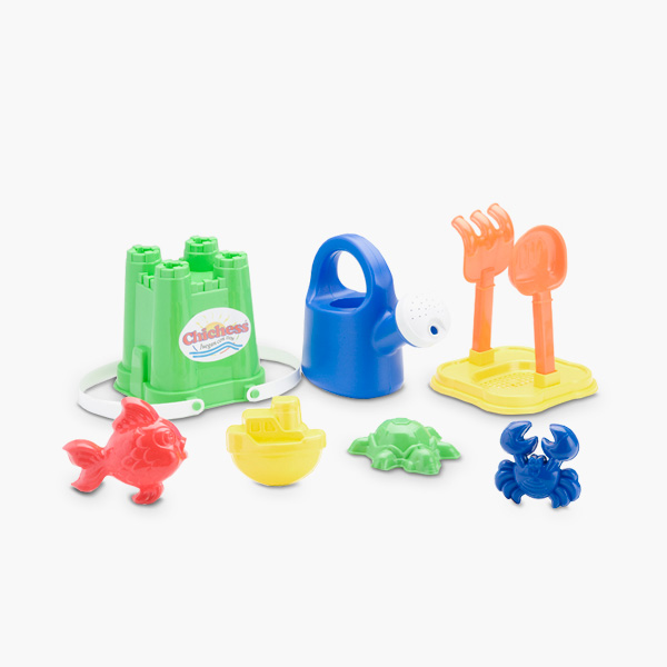 424 Chichess Balde castillo, regadera, cernidor, pala y rastrillo Ch, 4 moldes